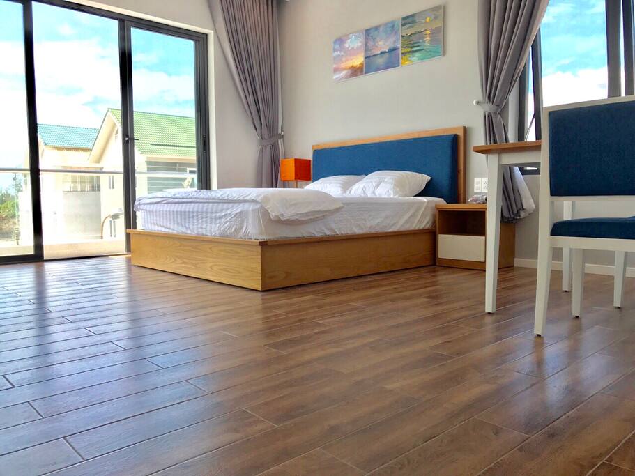 King size bed