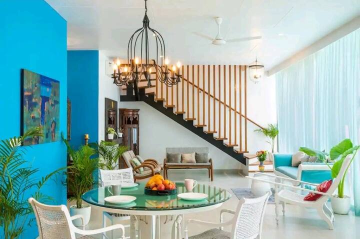 Dining area image 2