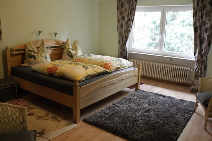 საძინებელი 1