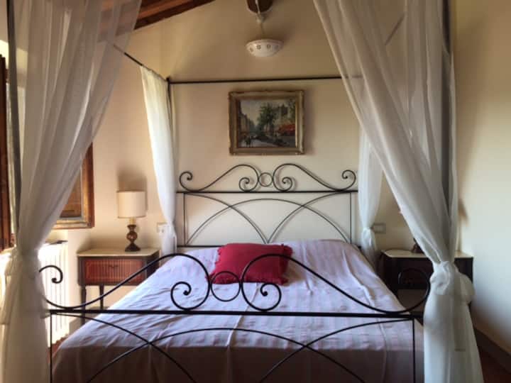 двойна спалня