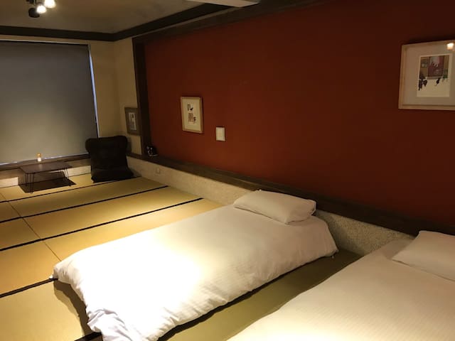 慢活木五。日式超大浴池。榻榻米風格,台南, 民宿 ,市中心,藍唒圖,國華街