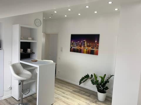 Prime Host Deluxe Apartment