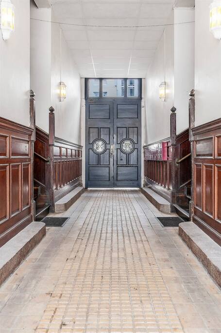 Cross through this hallway to get to building B