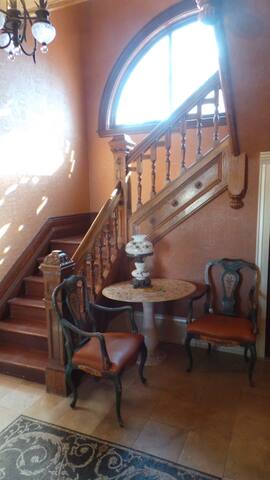 Unique Historic Victorian Mansion near Downtown gallery image 2