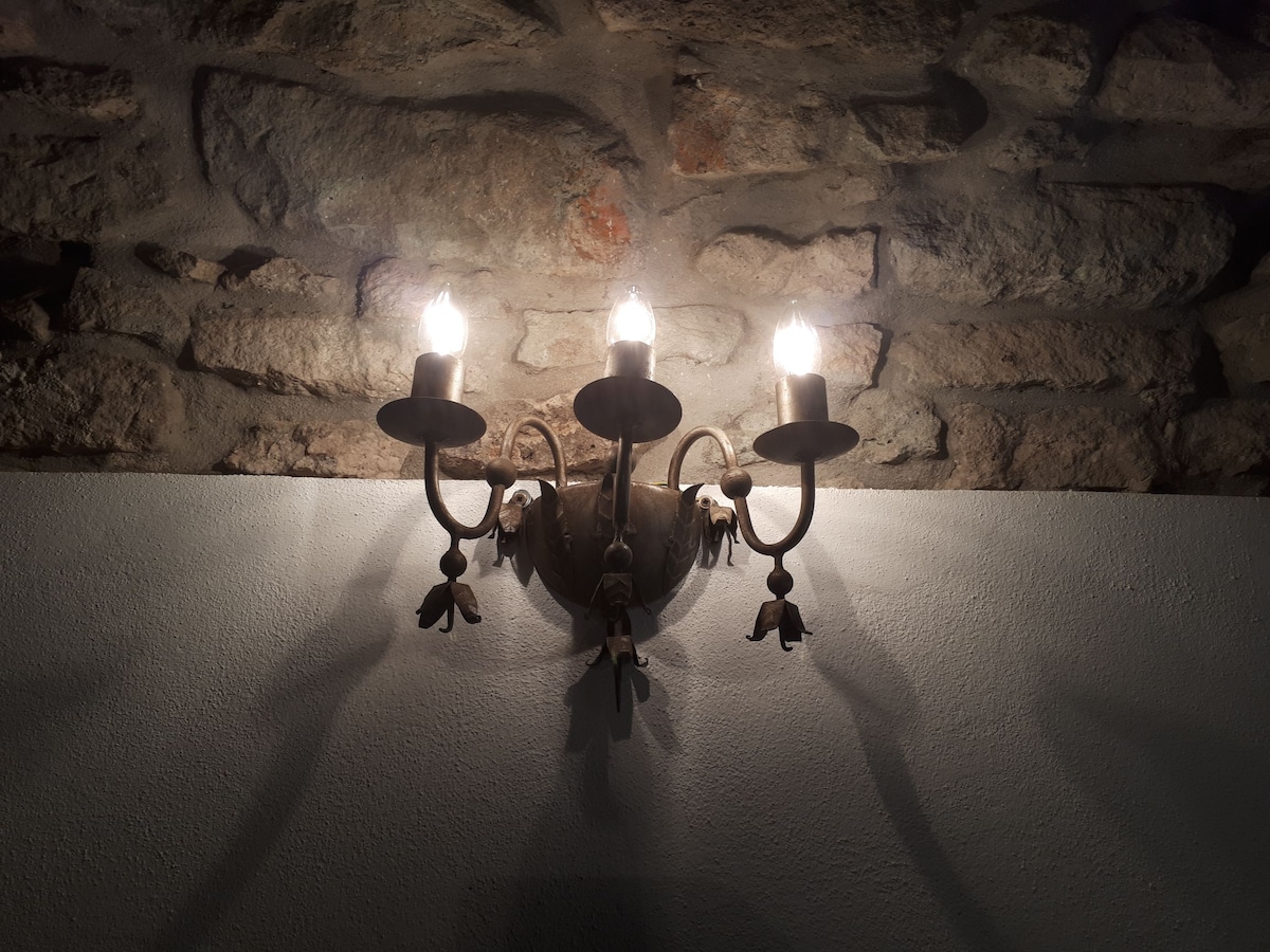 Top Airbnb: Charming house for up to 6 people à Bosa