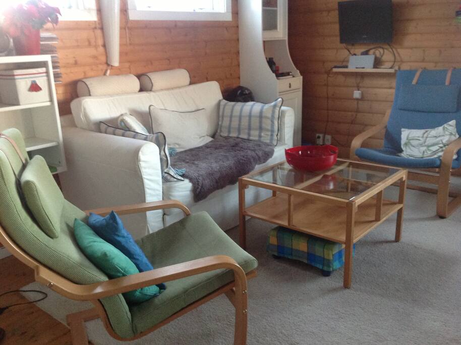 Sitzbereich in Haus Anne-Bo. Mit einer Ausziehcouch für mehr als vier Personen.