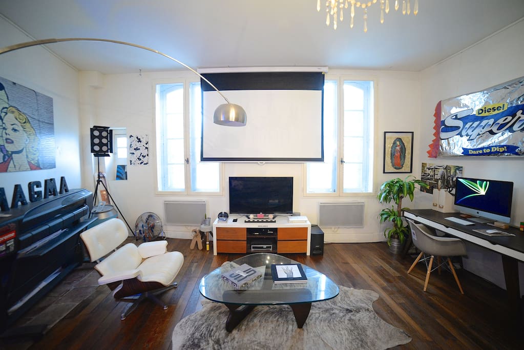 écran cinéma + vidéo projecteur