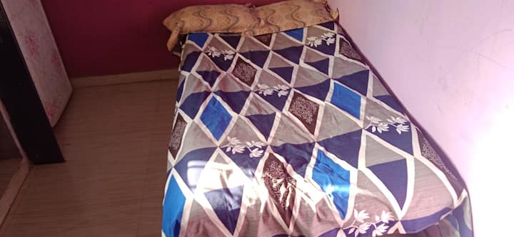 Ďalšia samostatná posteľ v druhej izbe, ak chce niekto spať oddelene.