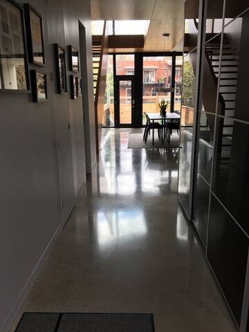 Microclimat Unique Modern House gallery image 5