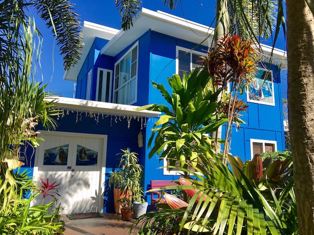 Unique Fun Beach House with Self Contained Unit