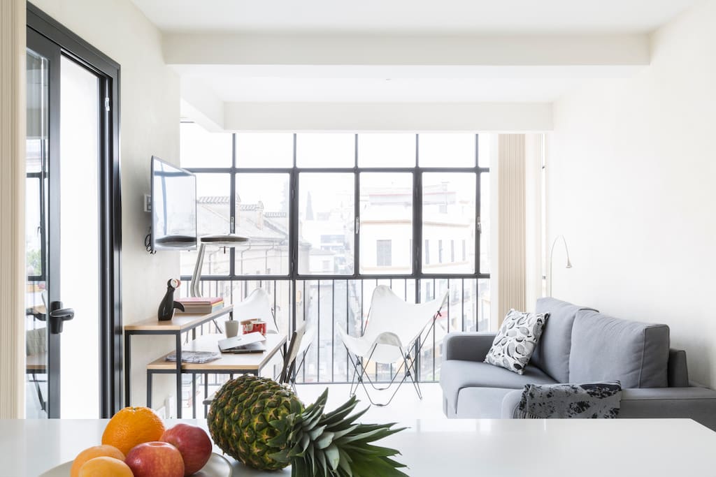 Living Room with views to the Palace of Dueñas