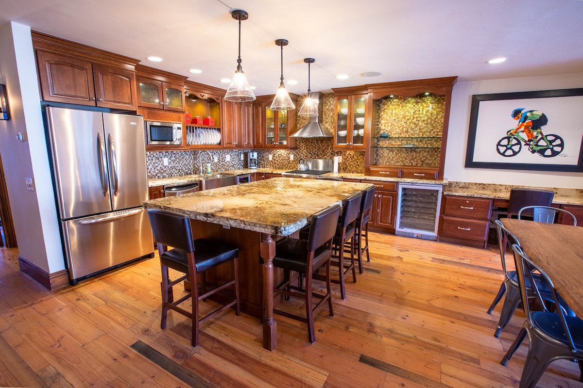Prime location- remodeled