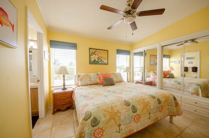 您可以随意携带两个全尺寸衣柜的泳衣