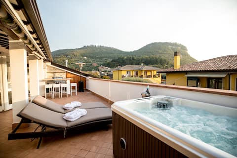 Stunning Rooftop apartment in Garda!!