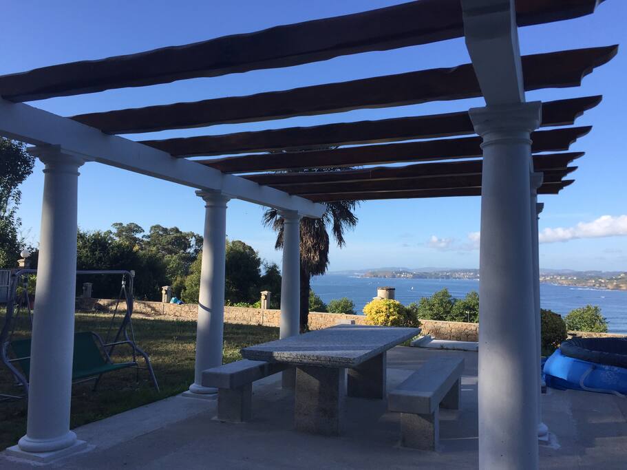 Pérgola con barbacoa