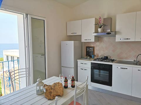 Top Airbnb: "Vista Axul Apartments" with terrace and sea view a Calasetta