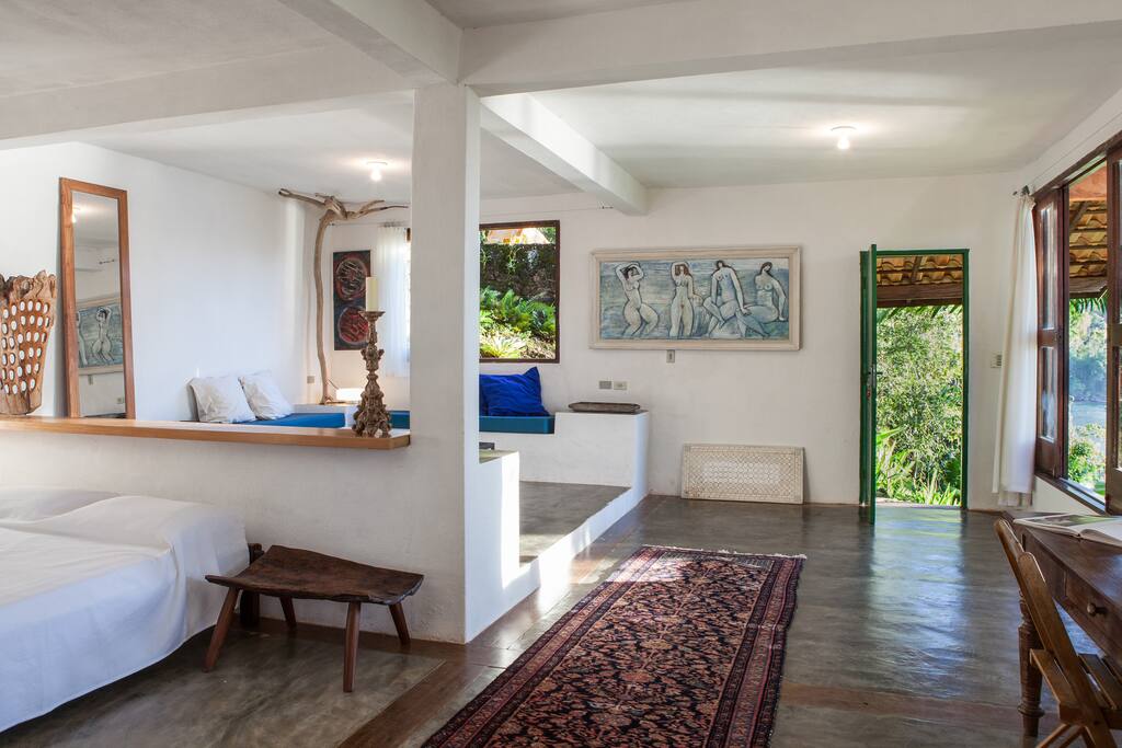 SALA E QUARTO NO MESMO AMBIENTE
