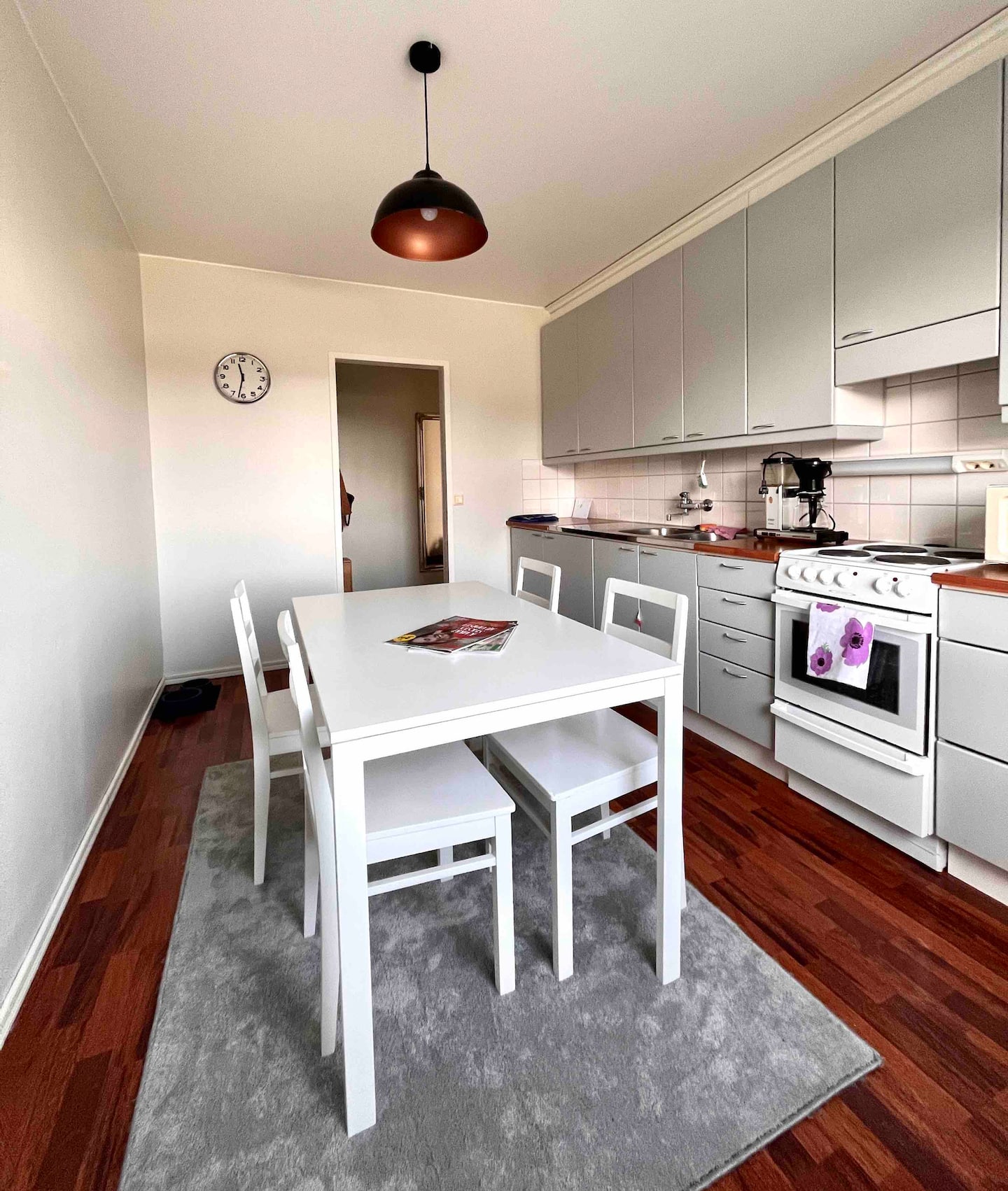 A Stylish, Newly Decorated Home! 3