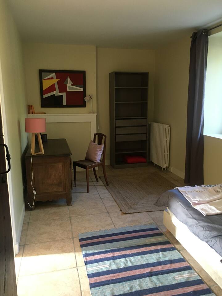 Единечна спална соба