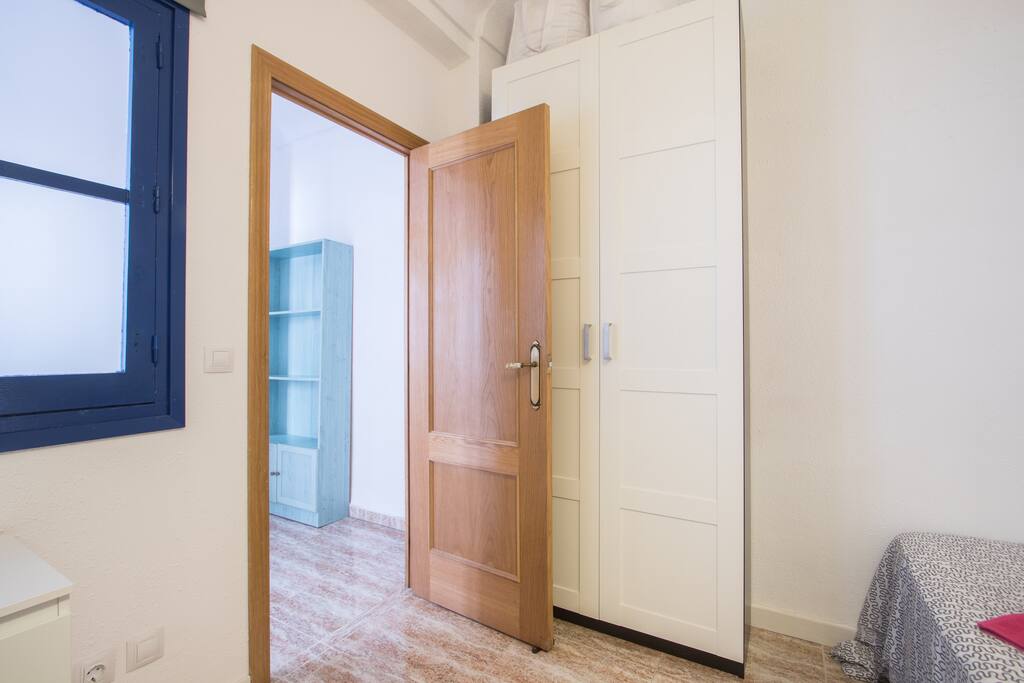 Twin bedroom