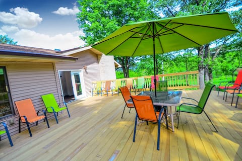 *Arcade Games | WildThing Lodge @ DellsVacay | Amazing 5 BR | 2400 Sq Ft Deck | Fire Pit | Close to 