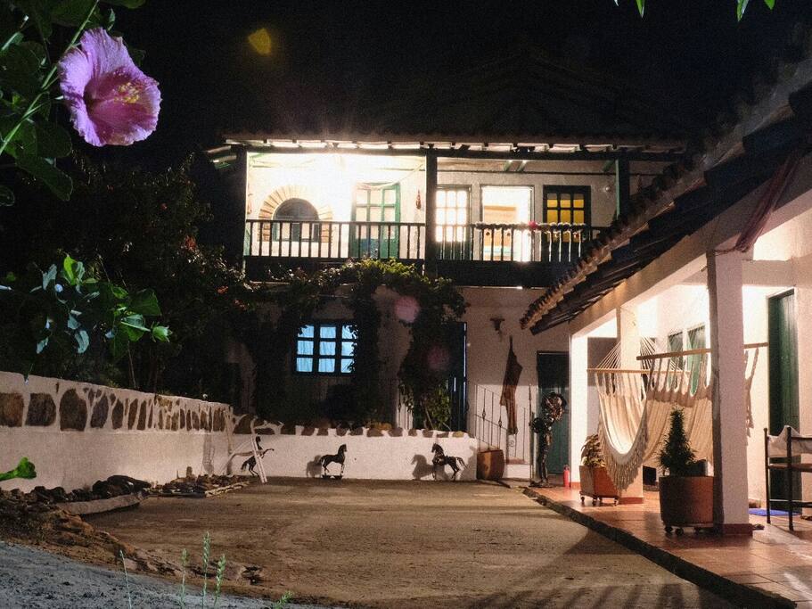 Entrada a la Casa.