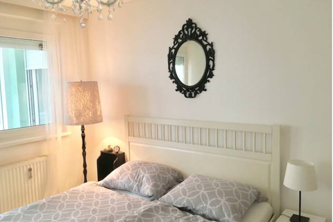 Tichá dvojposteľová spálňa  