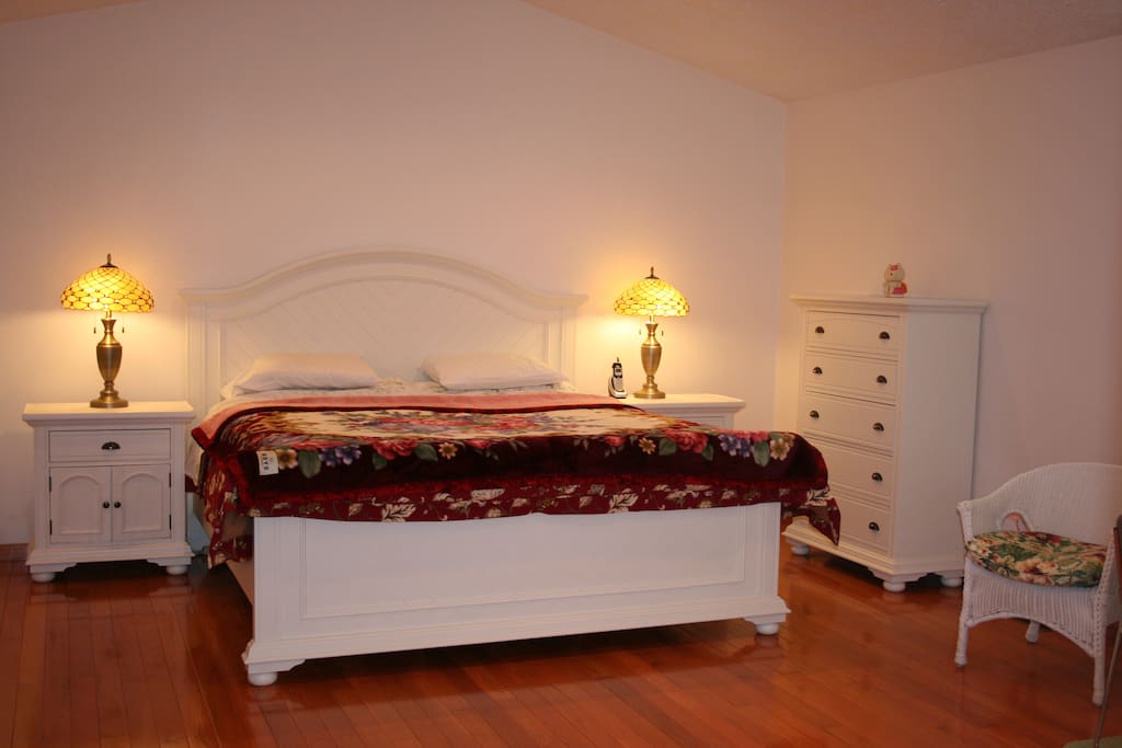 Bedroom 1 (Master bedroom with King size bed and private bath)