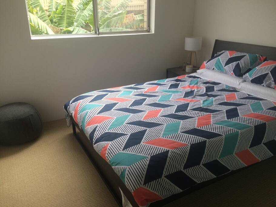 1 x Guest bedroom. Queen size bed and plenty of space to store your belongings.
