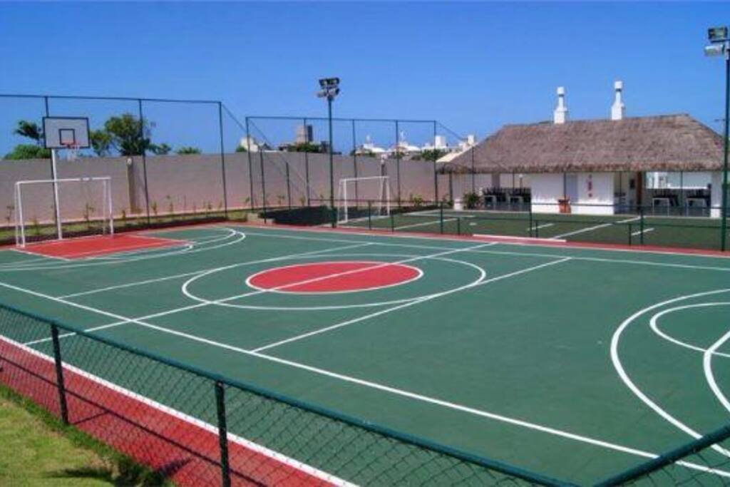 Quadras poli esportivas