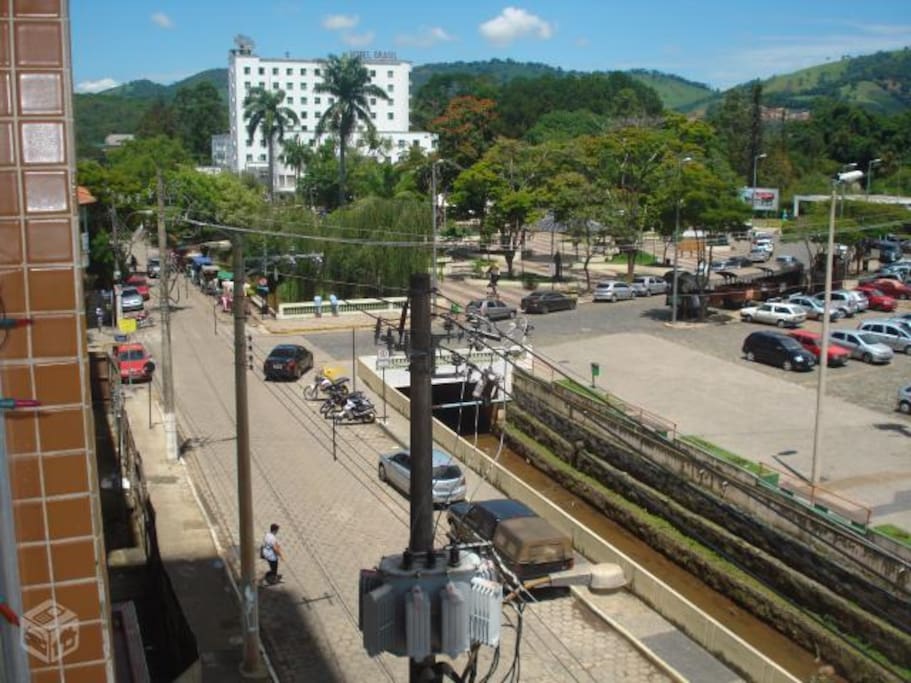 Vista da Praça Brasil e entrada do Parque das Águas