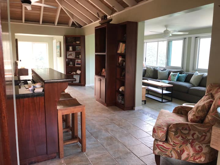 Paradisea-3 Bedroom W/ Pool & Backup Solar Power - East End