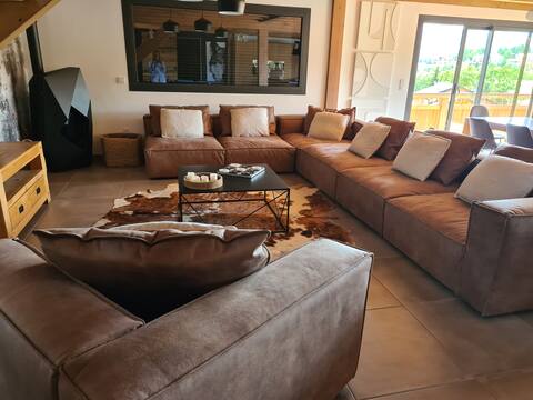 Premium family chalet in the Pyrenees