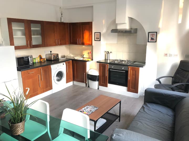 (Room 1)Lovely double room opposite Euston station Flats for Rent in