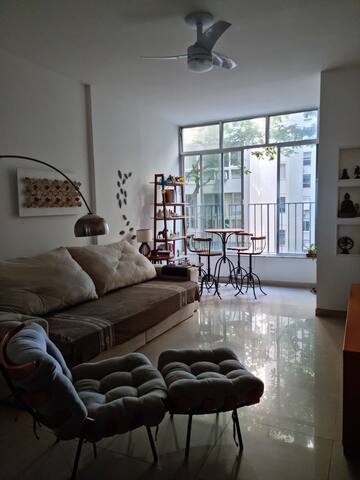 Apto em Copacabana com vista gallery image 2