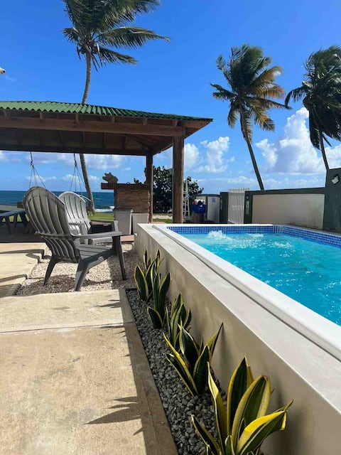 Oceanfront Boho-Rustic Apartment Suite with pool