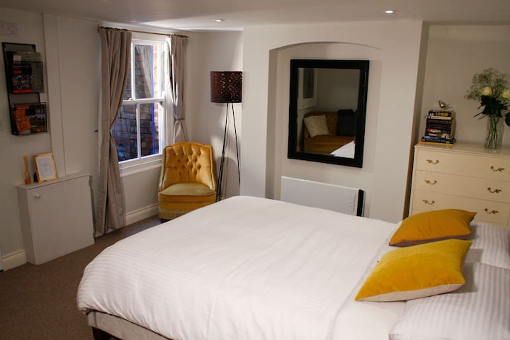 Double ensuite with own access