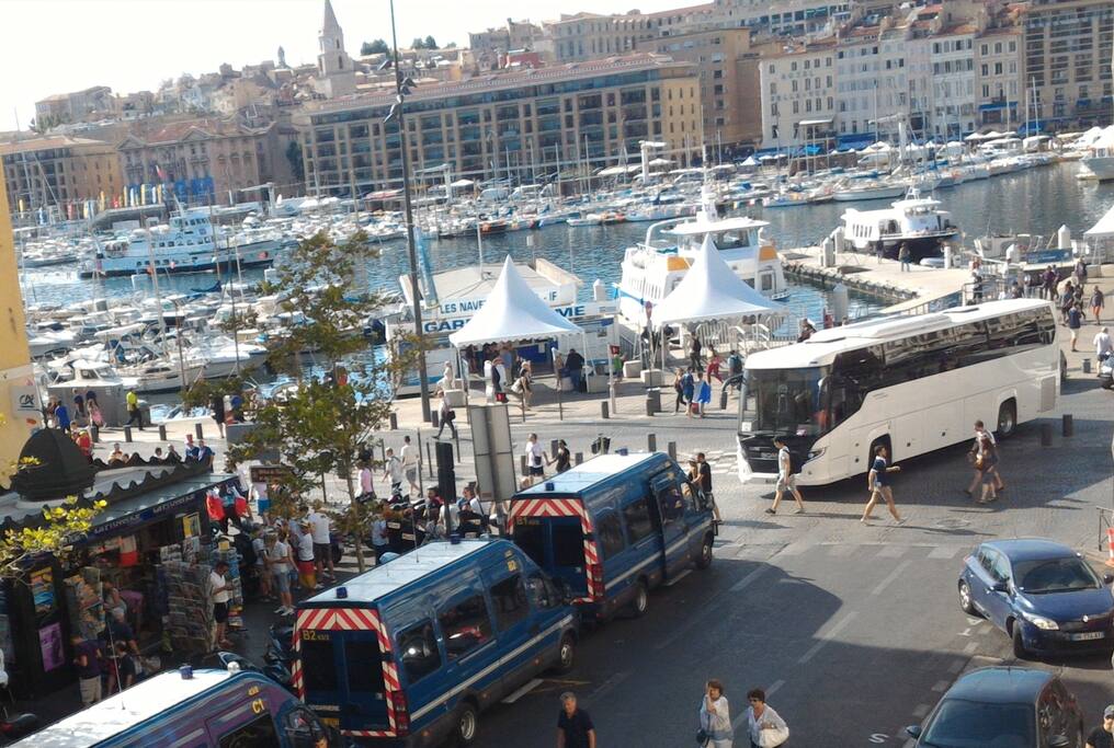 Navettes pour les îles et les calanques