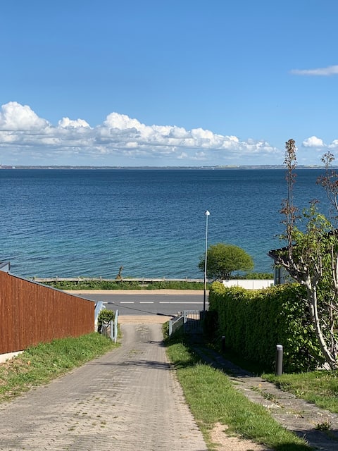 Lovely Annex with kitchen, sea view and fiber network.