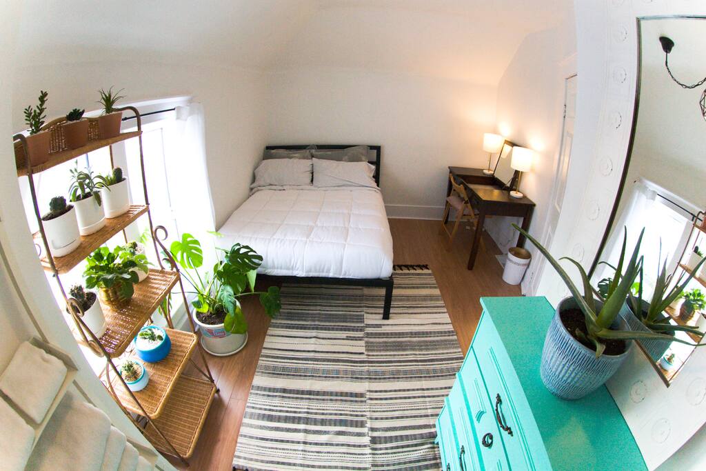 Double size bed, provided with linens. Extra blankets provided.