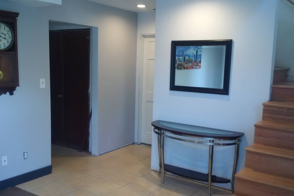 Another view of entry/sitting