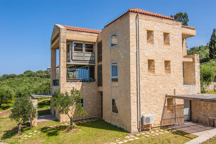 Luxury self catering villa close to the beach gallery image 2