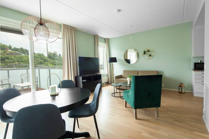 Waterfront 2 gallery image 5