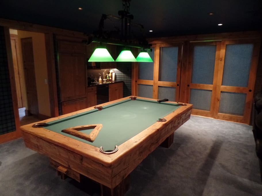 TV, Ski and Pool Room