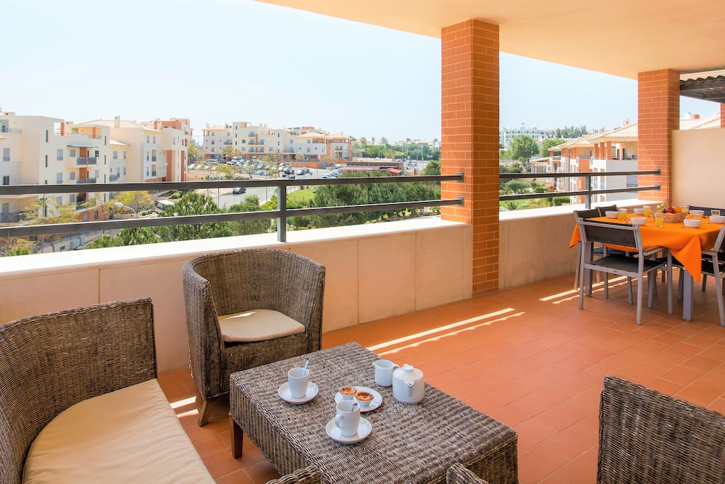 PC-38-3D balcony, ideal for outdoor dining