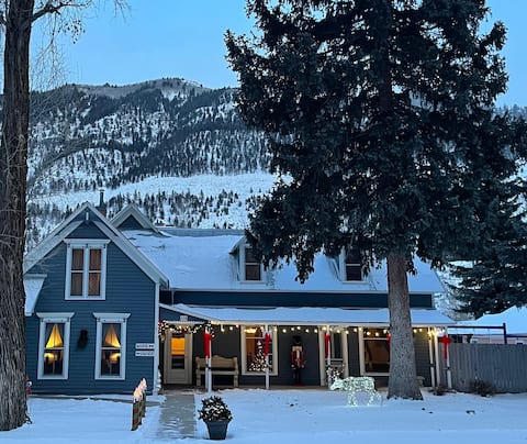 Top performing Airbnb: Gowdy Manor Circa 1879 Victorian in Lake City