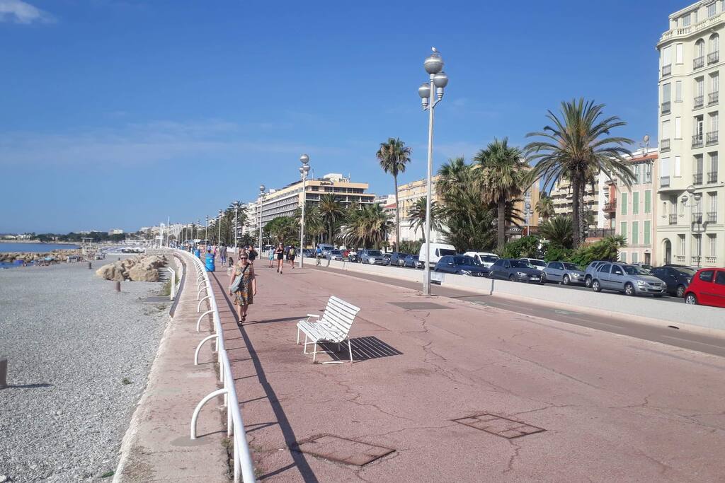 Plage en face du studio