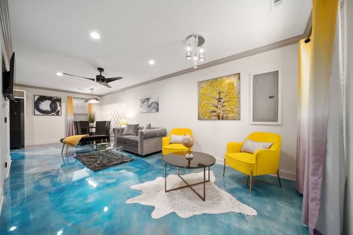 Beautiful Sophisticated Boutique B gallery image 4