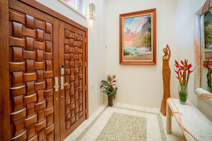 Luxury beach Front Estate Magnum PI gallery image 5