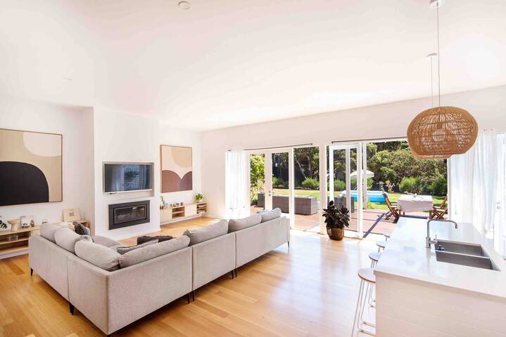 Coastal house with huge solar heated pool gallery image 4